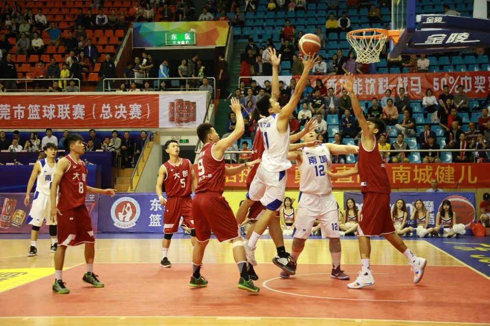 湖人vs活塞:半场战罢,湖人52-65活塞,东契奇得到17分 湖人vs活塞:半场战罢,湖人52-65活塞,东契奇得到17分