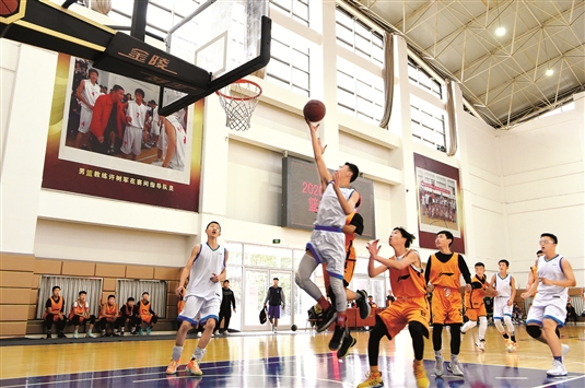 NBA休赛期球员一夜之间被边缘化,巅峰英雄变交易筹码,薪资压力和重建需求让忠诚变奢侈品,管理层只认合同价值,球员命运随时翻篇 NBA休赛期球员一夜之间被边缘化,巅峰英雄变交易筹码,薪资压力和重建需求让忠诚变奢侈品,管理层只认合同价值,球员命运随时翻篇